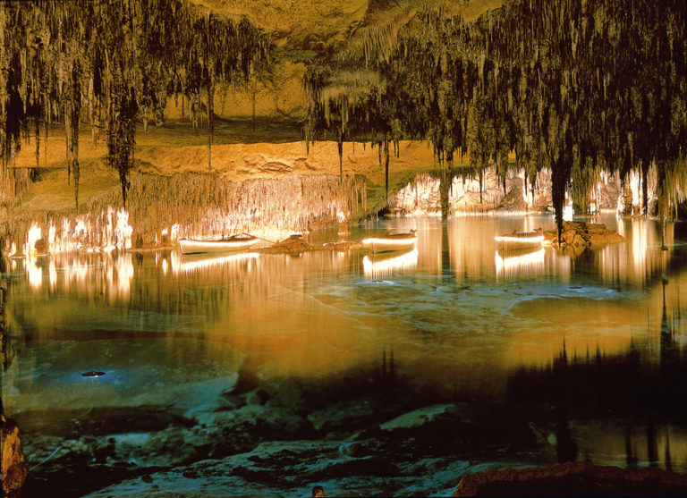 Cinco cuevas que debes visitar en Mallorca